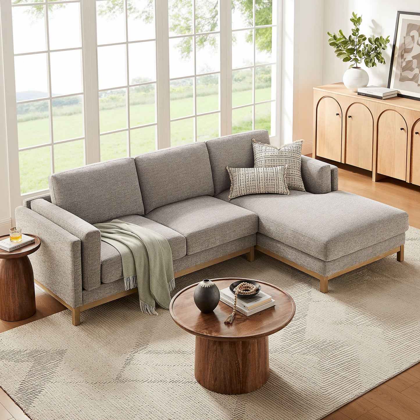 Roscoe Right-Facing Upholstered Sectional Sofa with Chaise